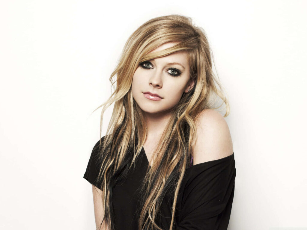 Avril Lavigne La Princesa del Pop-Punk que Definió la Rebeldía Adolescente de los 2000